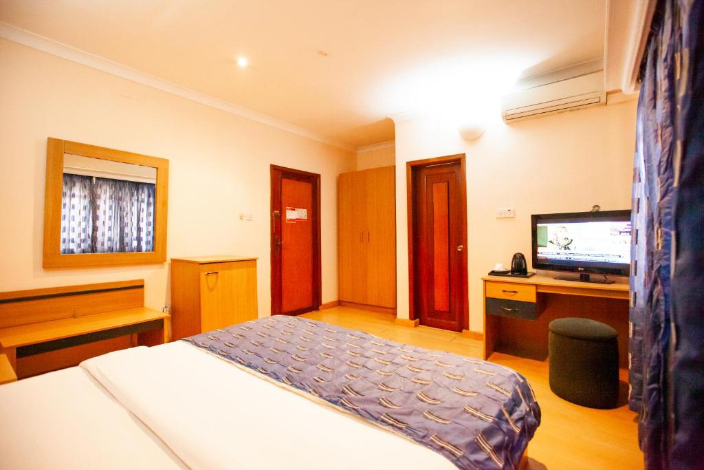 Genesis Cottage room 4