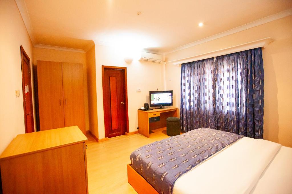 Genesis Cottage room 5