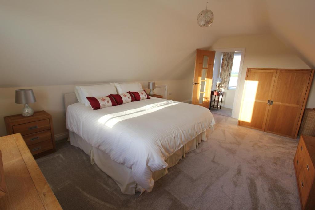 Glenside Cottage room 4