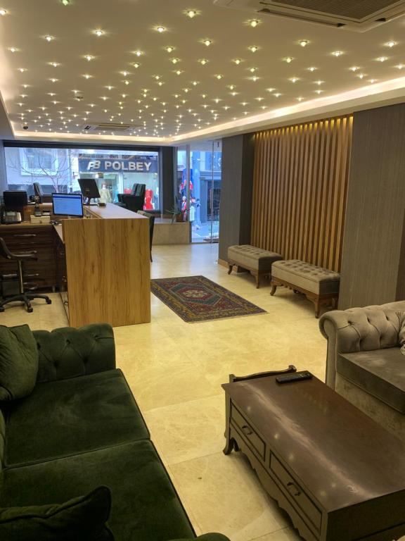 Golden Rain Hotel room 4