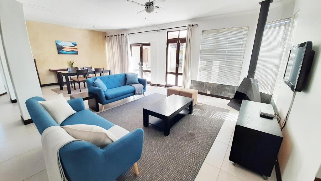 Hadingham Russell Holiday House room 3