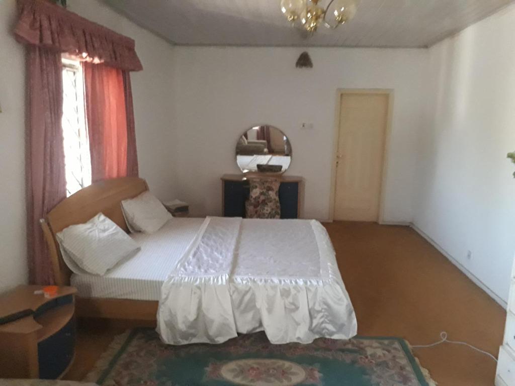 Hatfield Hotel and Suites room 1