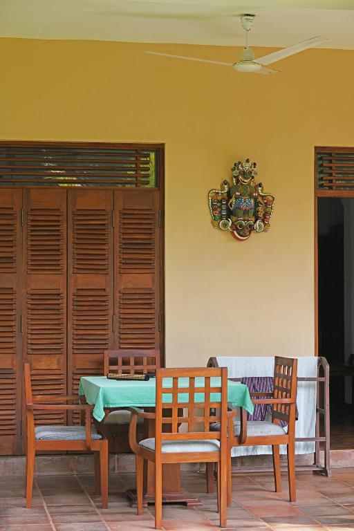 Hettimulla River House room 1