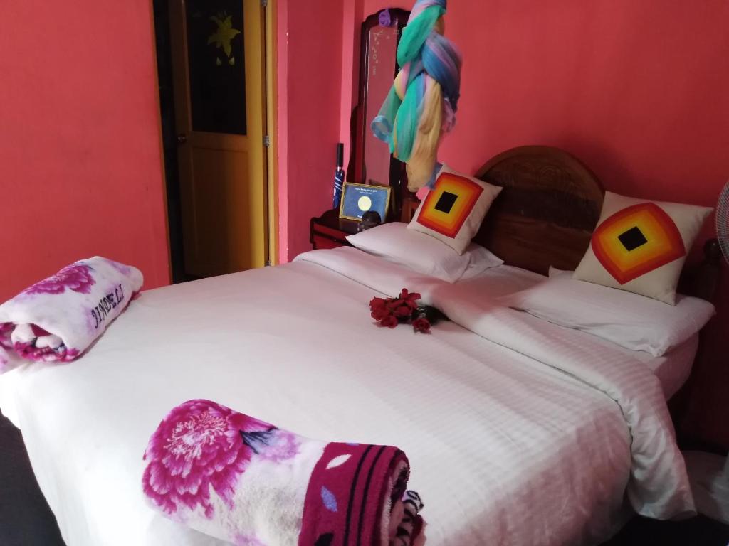 Hidden Gem Inn room 1