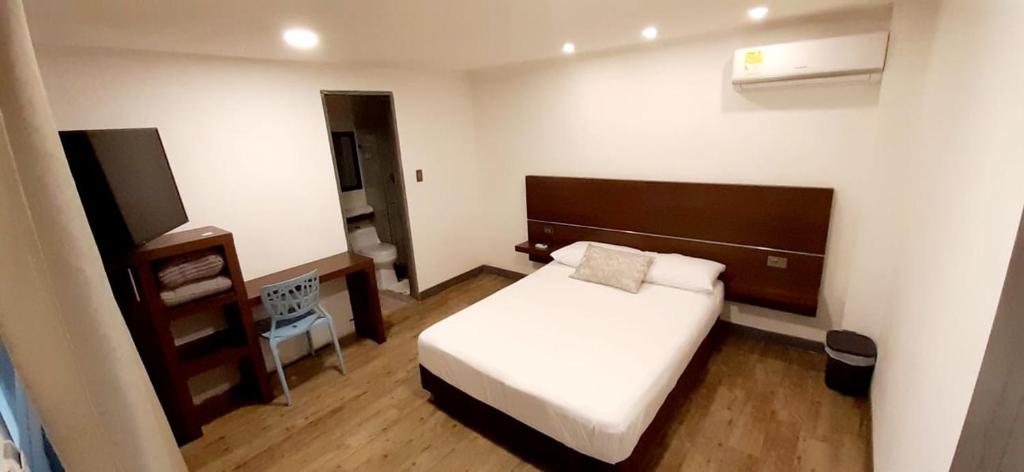 HOTEL A&A SANTA ALEJANDRIA room 5