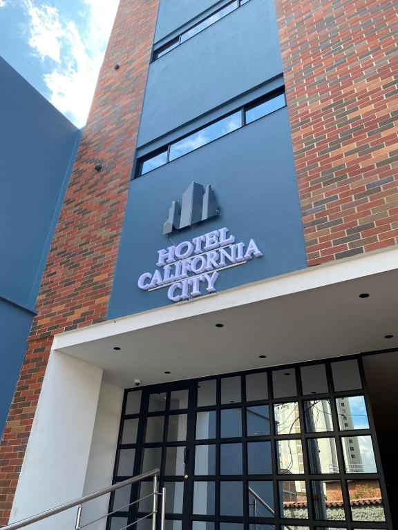 HOTEL CALIFORNIA CITY room 2