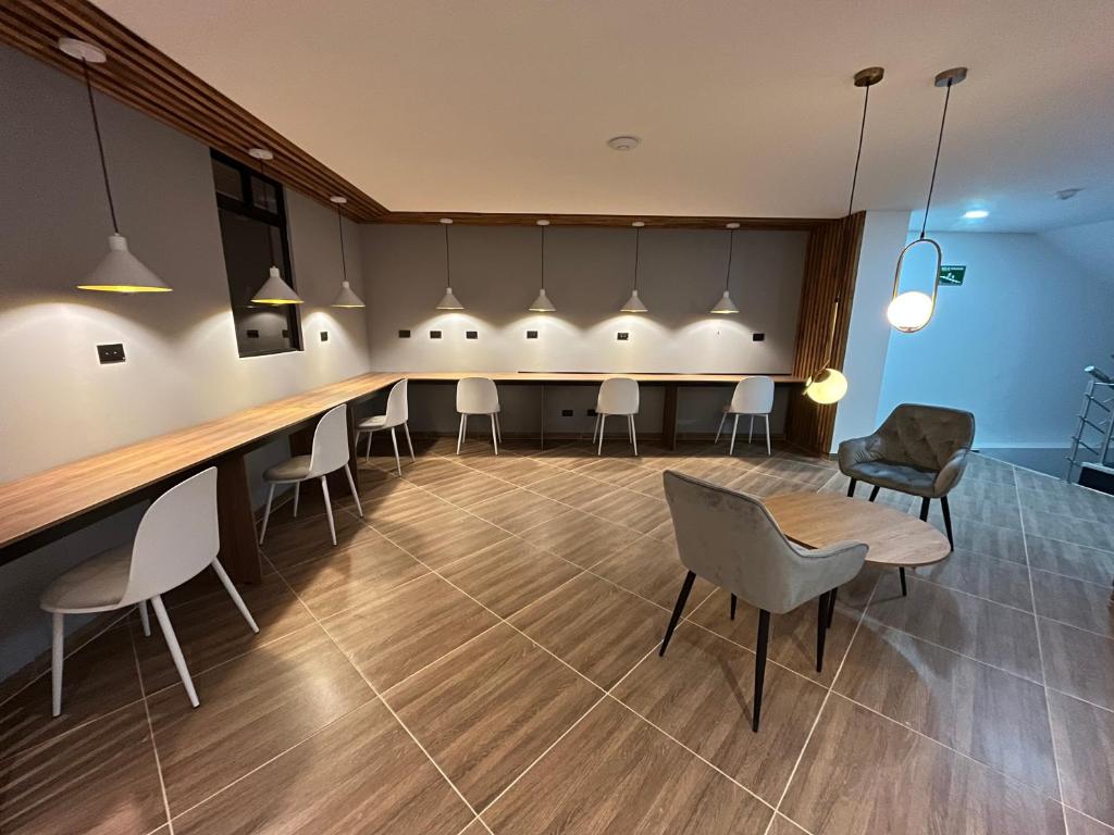 HOTEL CALIFORNIA CITY room 6