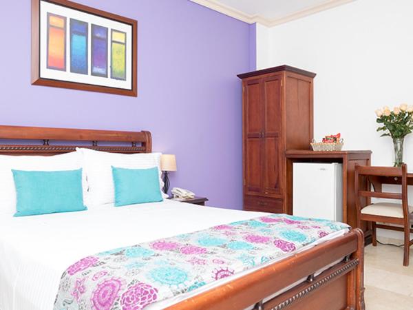Hotel Castellana Real room 2