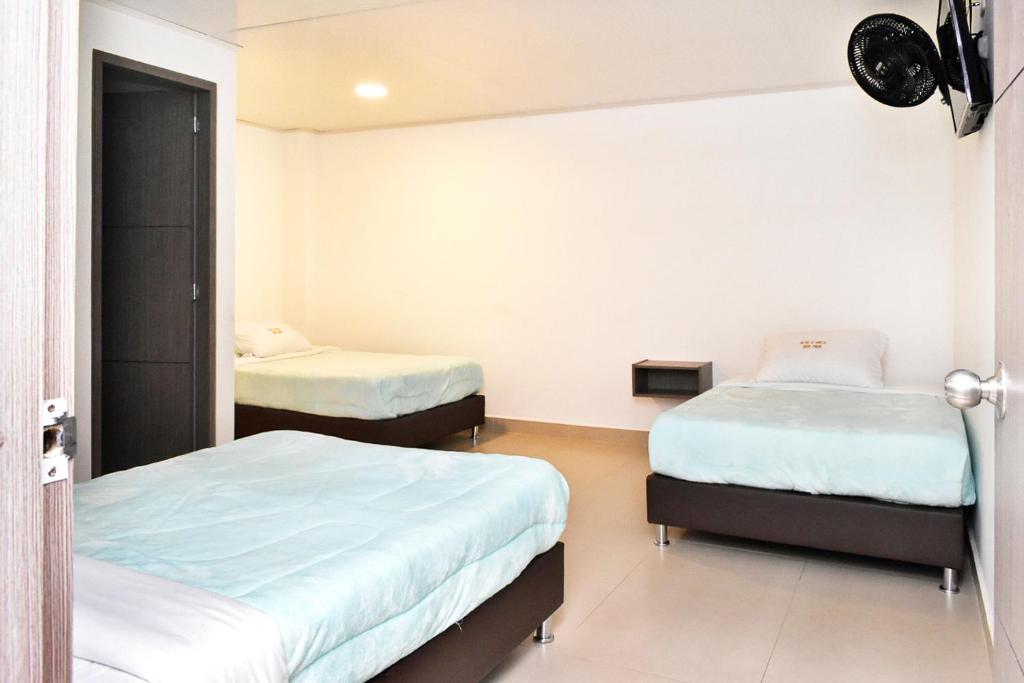 HOTEL EL PEÑON room 2