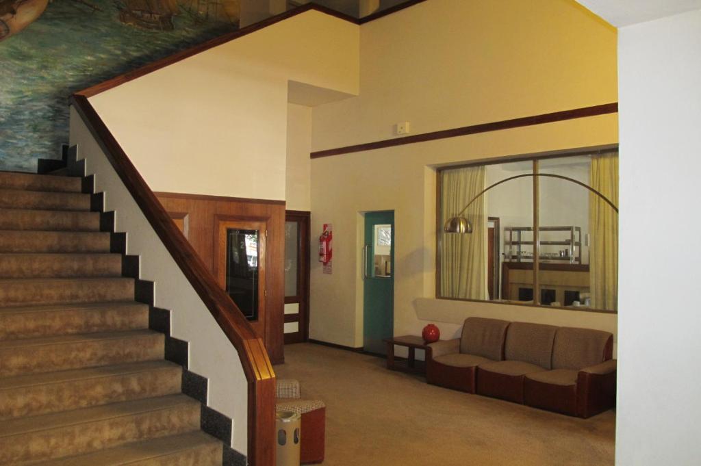Hotel Emperador room 2