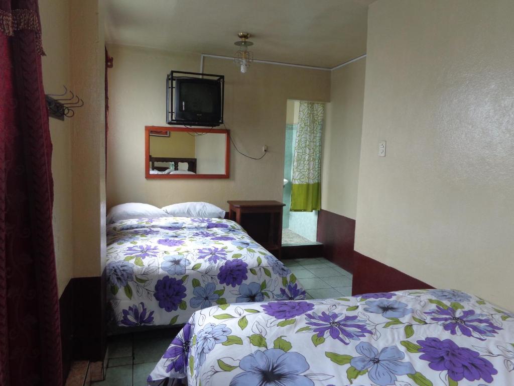 Hotel Landivar Zona 7 room 2