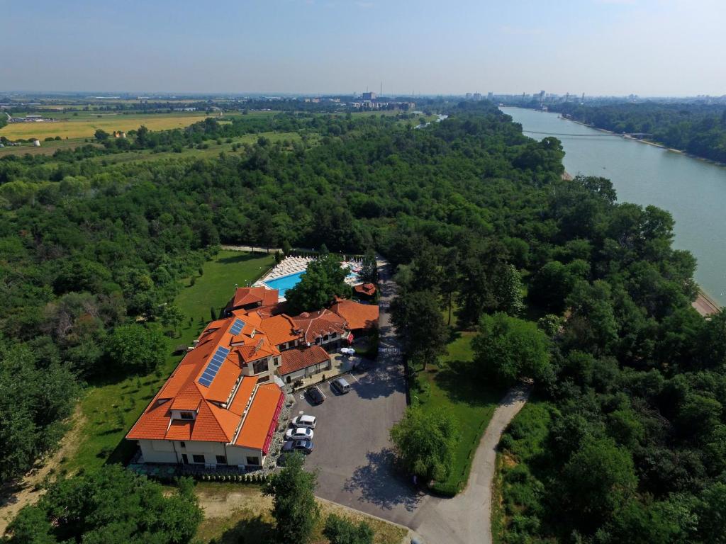 Hotel Ostrova - Free Parking & WiFi room 6