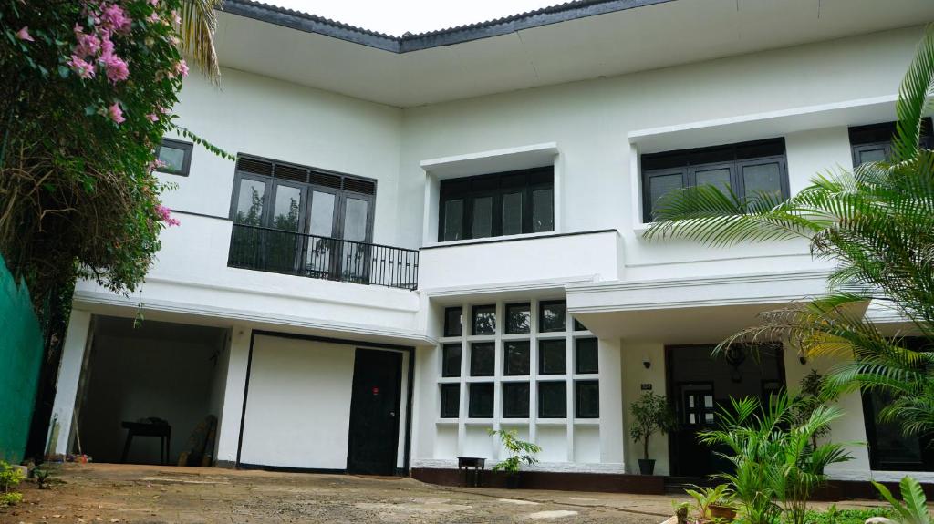 Hotel Sunny Lanka room 1