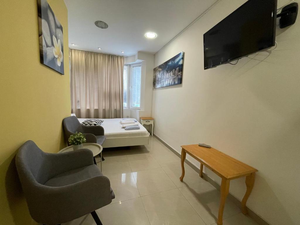 Ivo’s Guest Rooms room 4