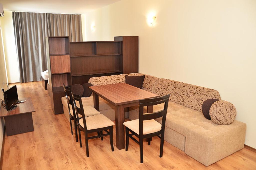 Ivtour Apartments in Yalta Complex room 5