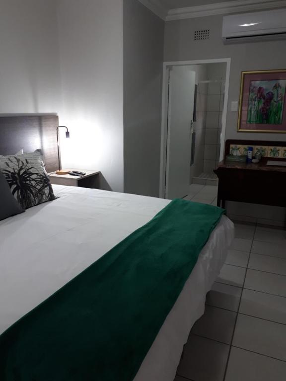JS Inn room 1