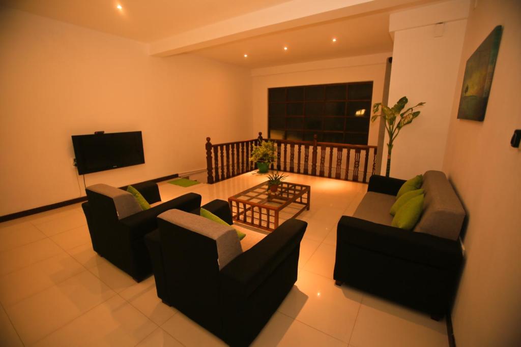 Kandyan Fo Rest room 6