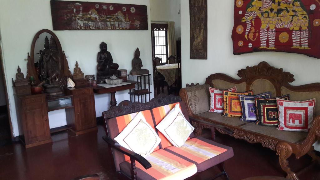 Kandyan House room 2