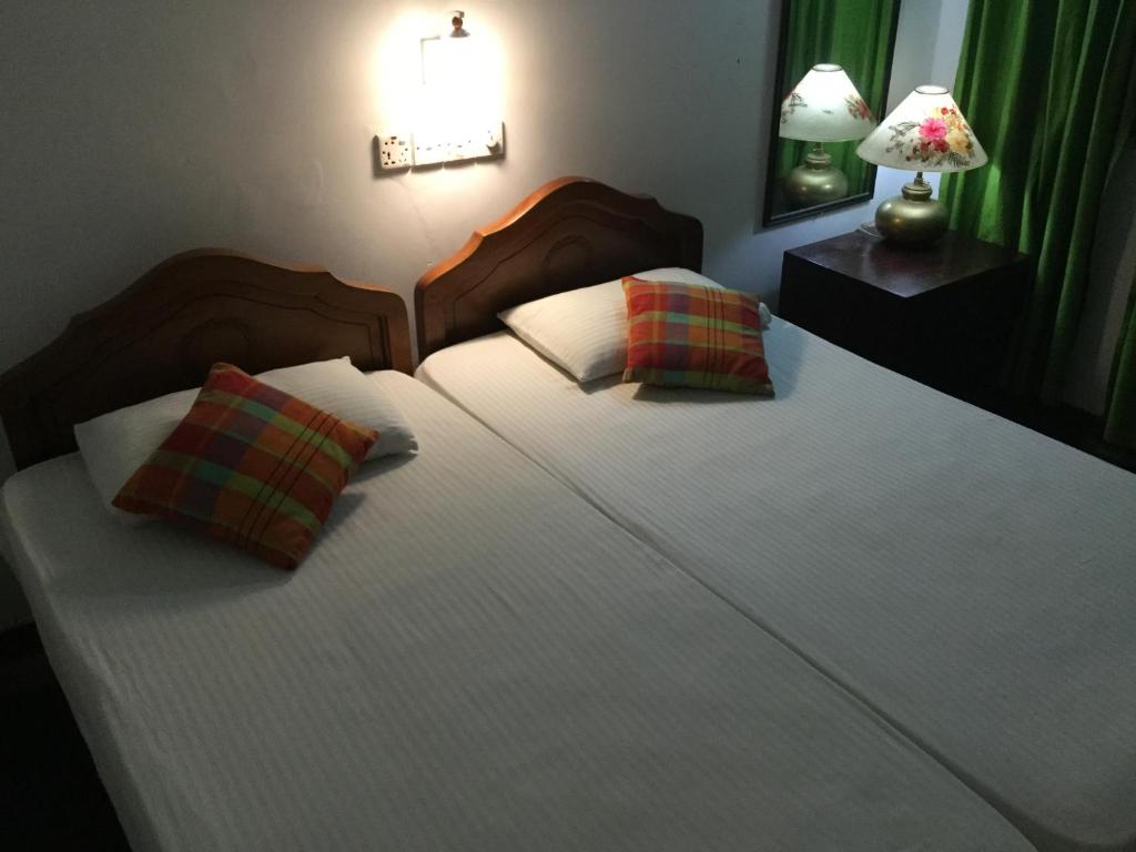 Kandy Inn Madugalle’s Family Guest House room 3