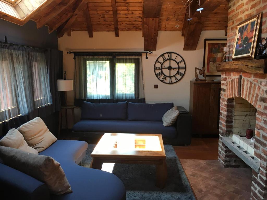 Karina Art Apartments room 4