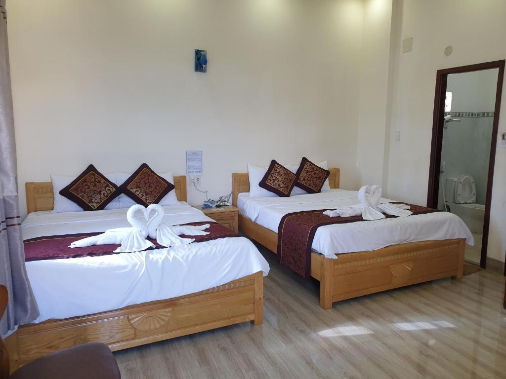 Kim Ngân Hotel room 4