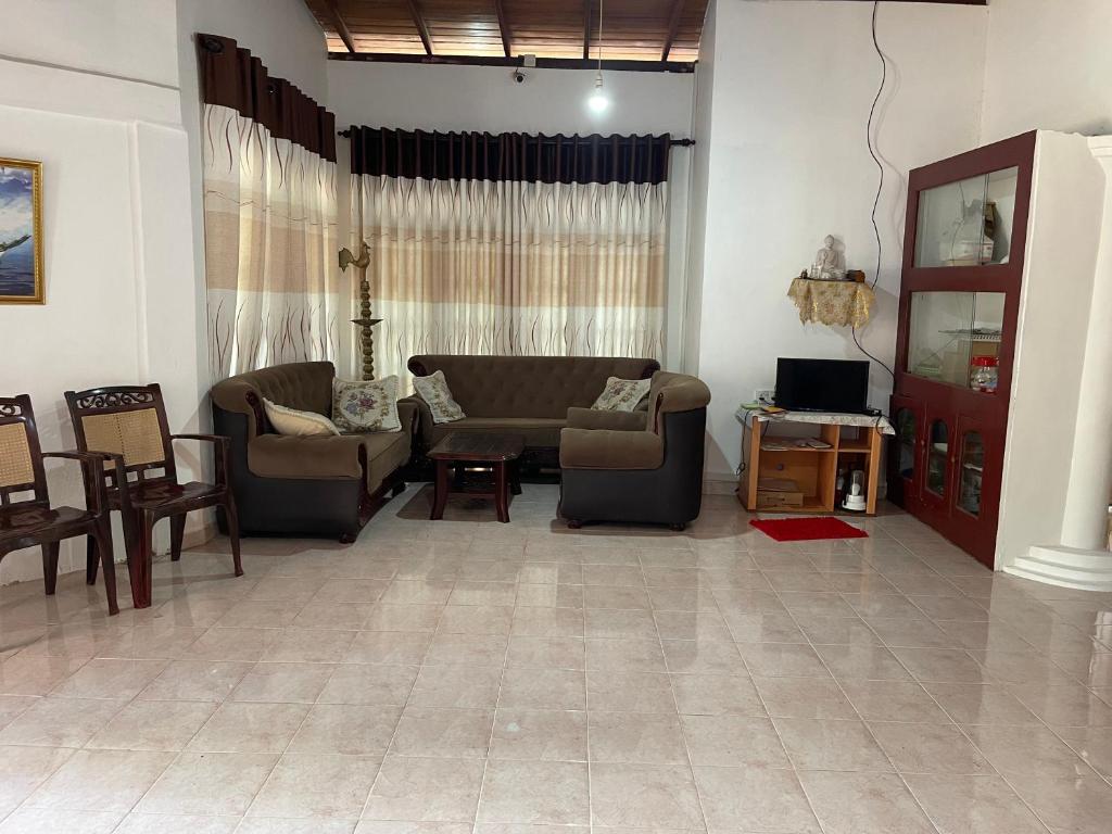 King'sCourt Anuradhapura room 4