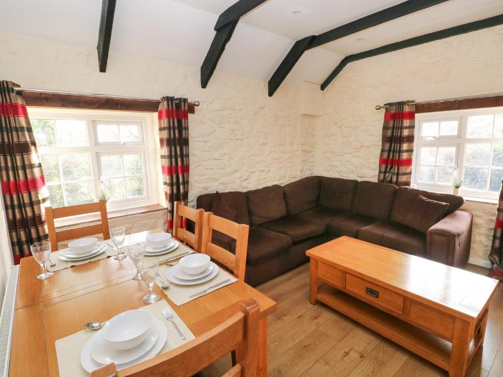 Knap Cottage room 3