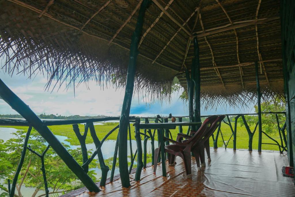Lake Face Cabana room 4