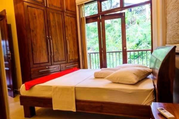 Lake Round Residence room 2