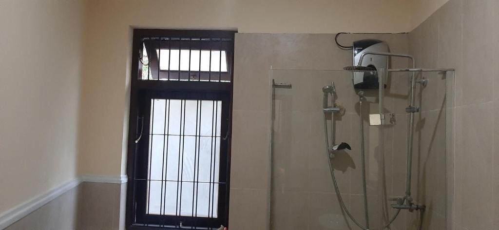 Lake Round Residence room 4