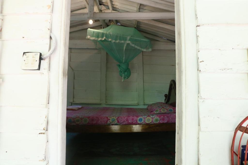 Lake View Cabana room 6