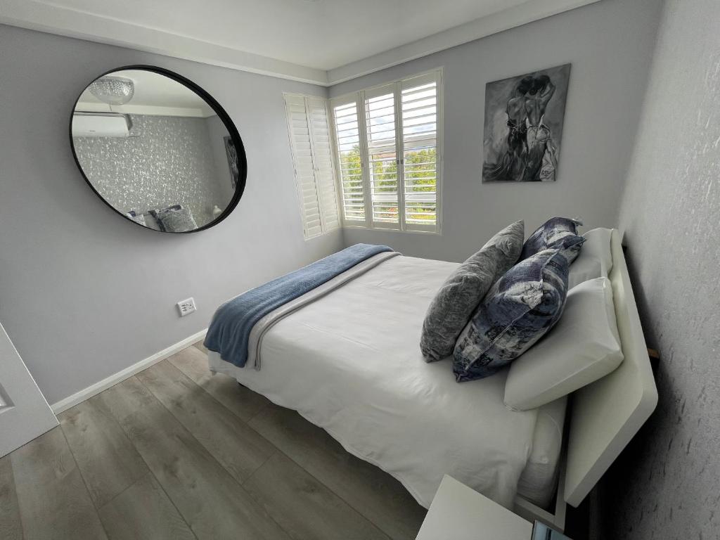 Laridae room 3