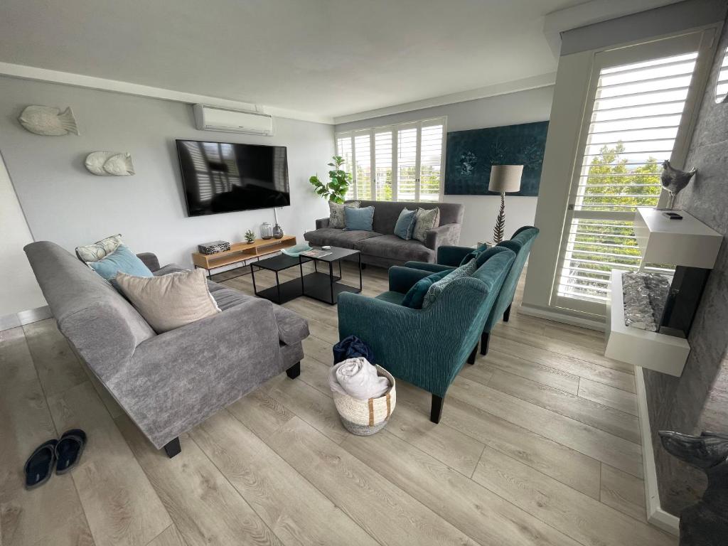 Laridae room 5