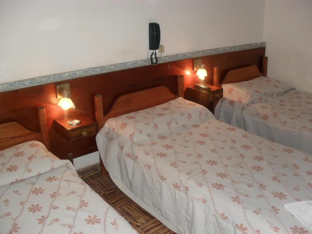 Las Heras Hotel room 6