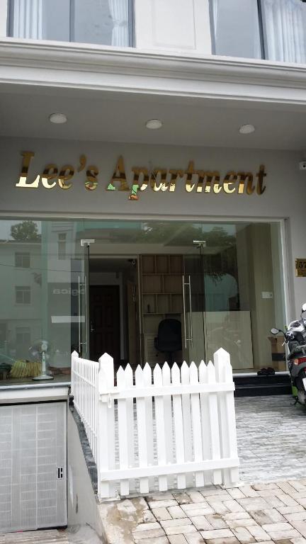 Lee's Apartment room 6