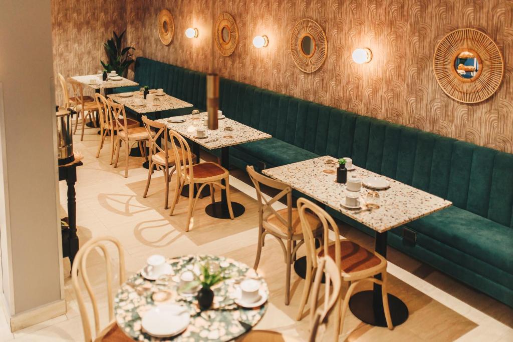 LG Golden Suites room 1