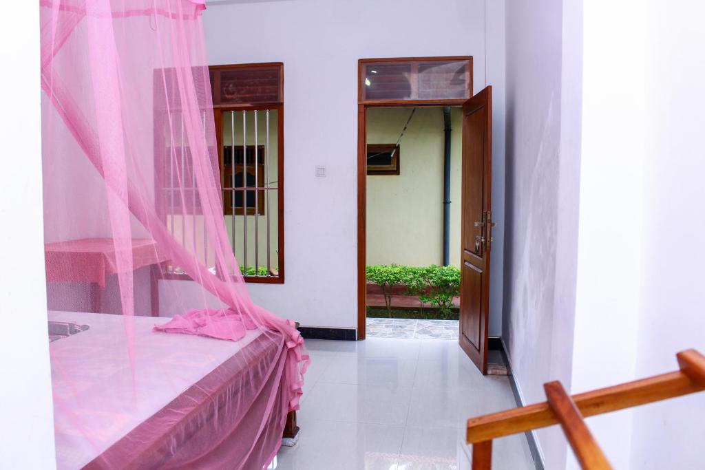 Lilac Garden room 6