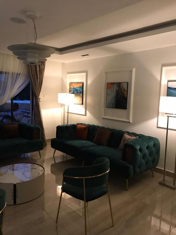 Lily Court room 4