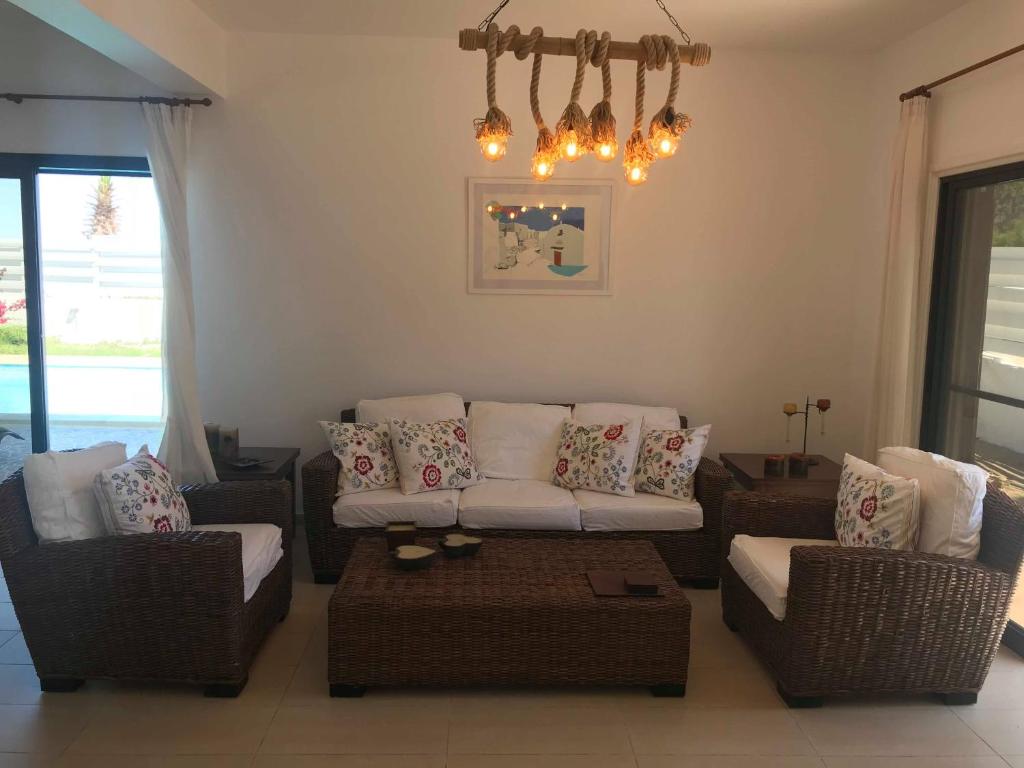 Limni Pool House room 3
