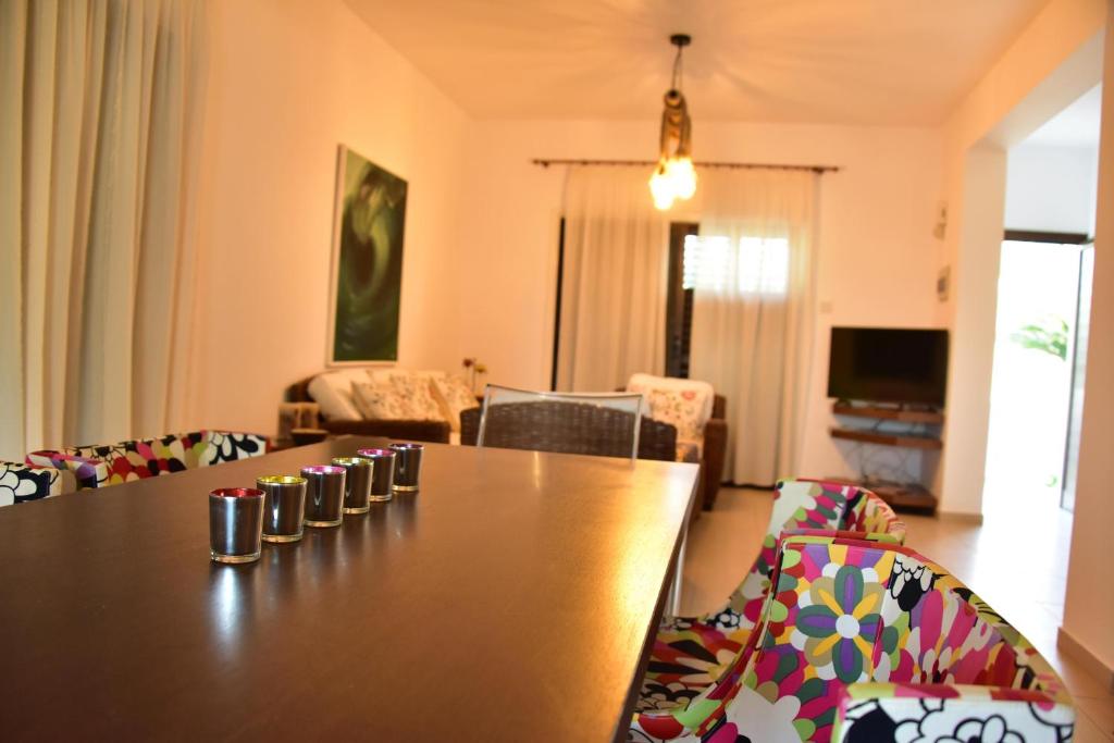Limni Pool House room 4