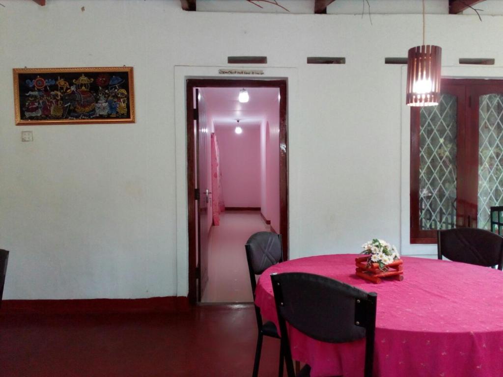 Lizzie Villa Guest House room 1