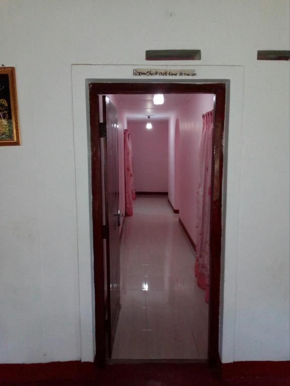 Lizzie Villa Guest House room 4