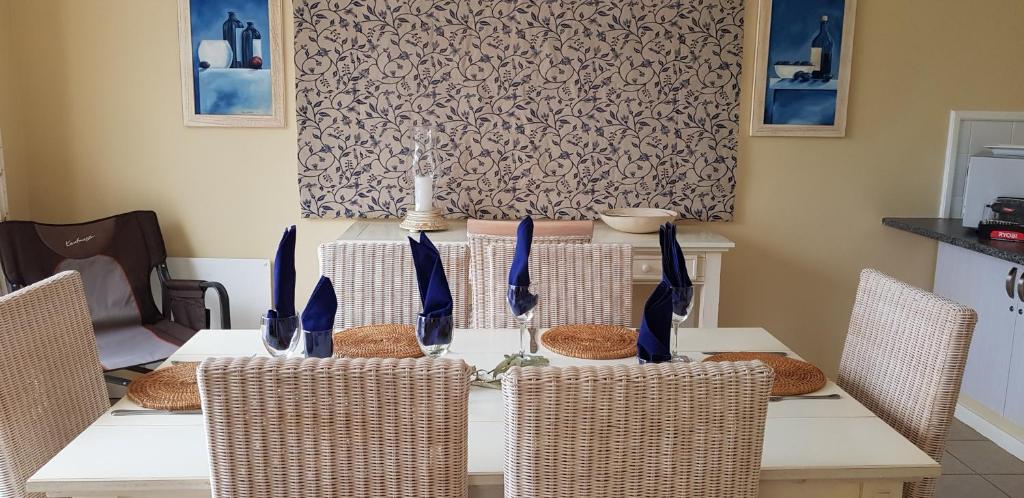 Lodge 90 - Pinnacle Point room 2