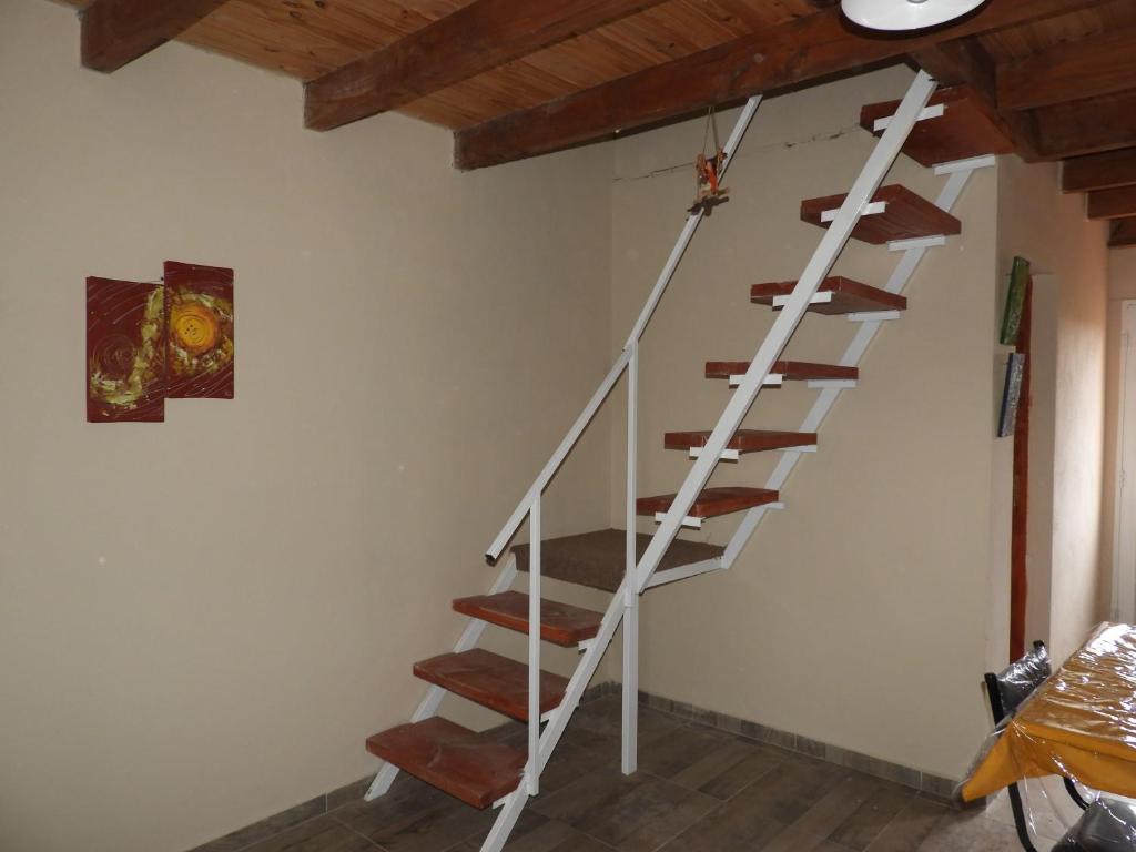 Los Lupinos room 2