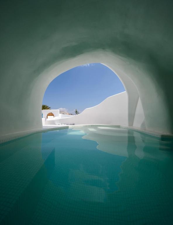Lotus Cave Villa room 3