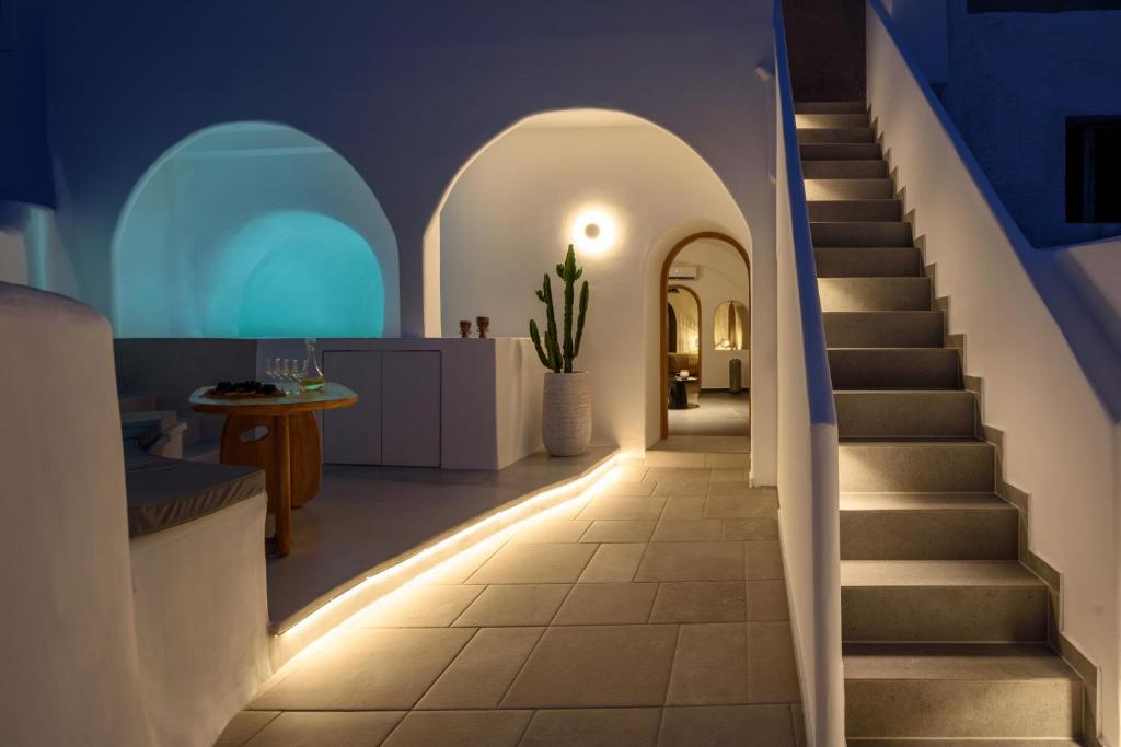 Lotus Cave Villa room 6