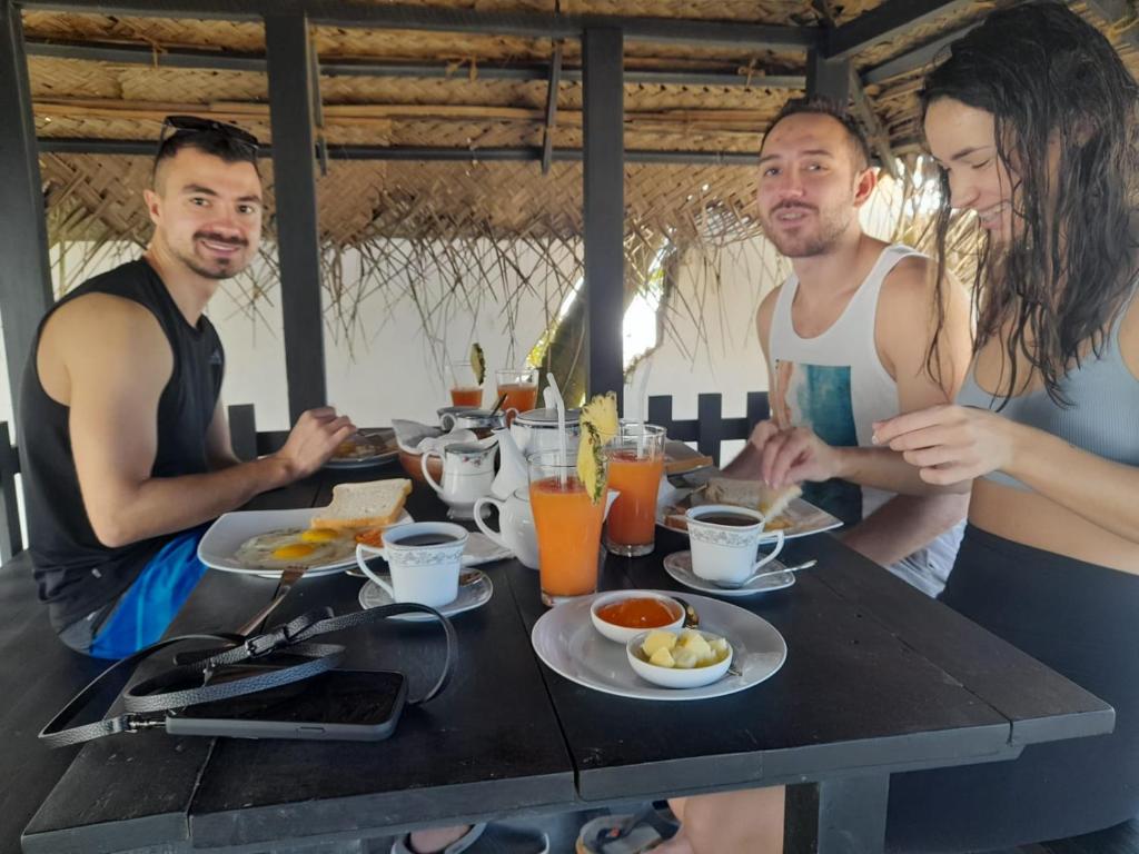 Love Birds Beach Hotel room 1