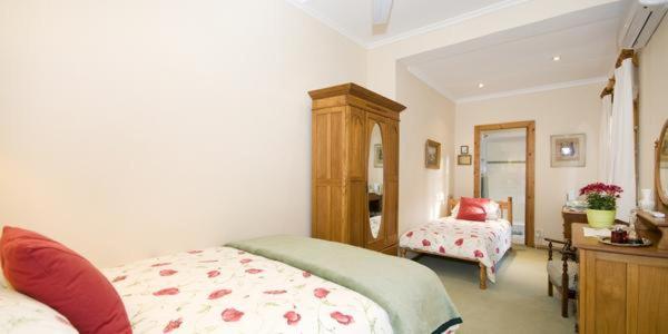 Lupus Den Country House room 1