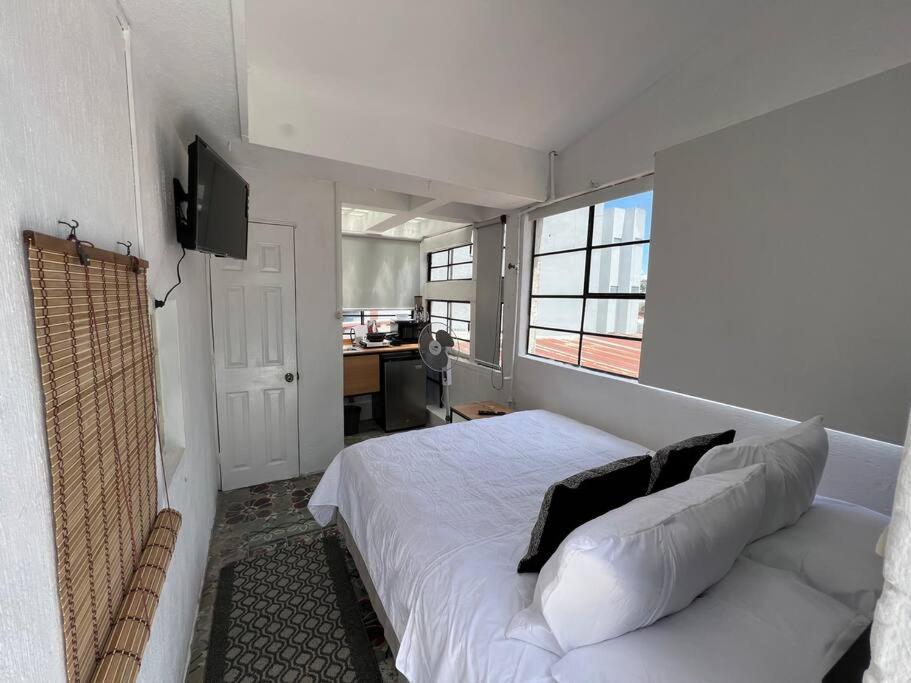 Makachi Hotel room 5