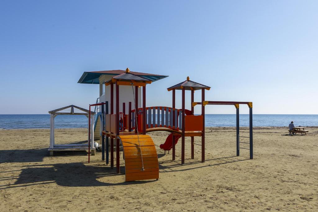 Makenzie Suite room 6